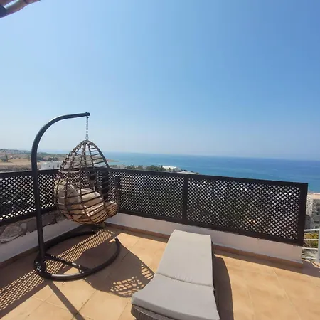 Palm Bay Esentepe With Sea View 公寓 Kalogrea